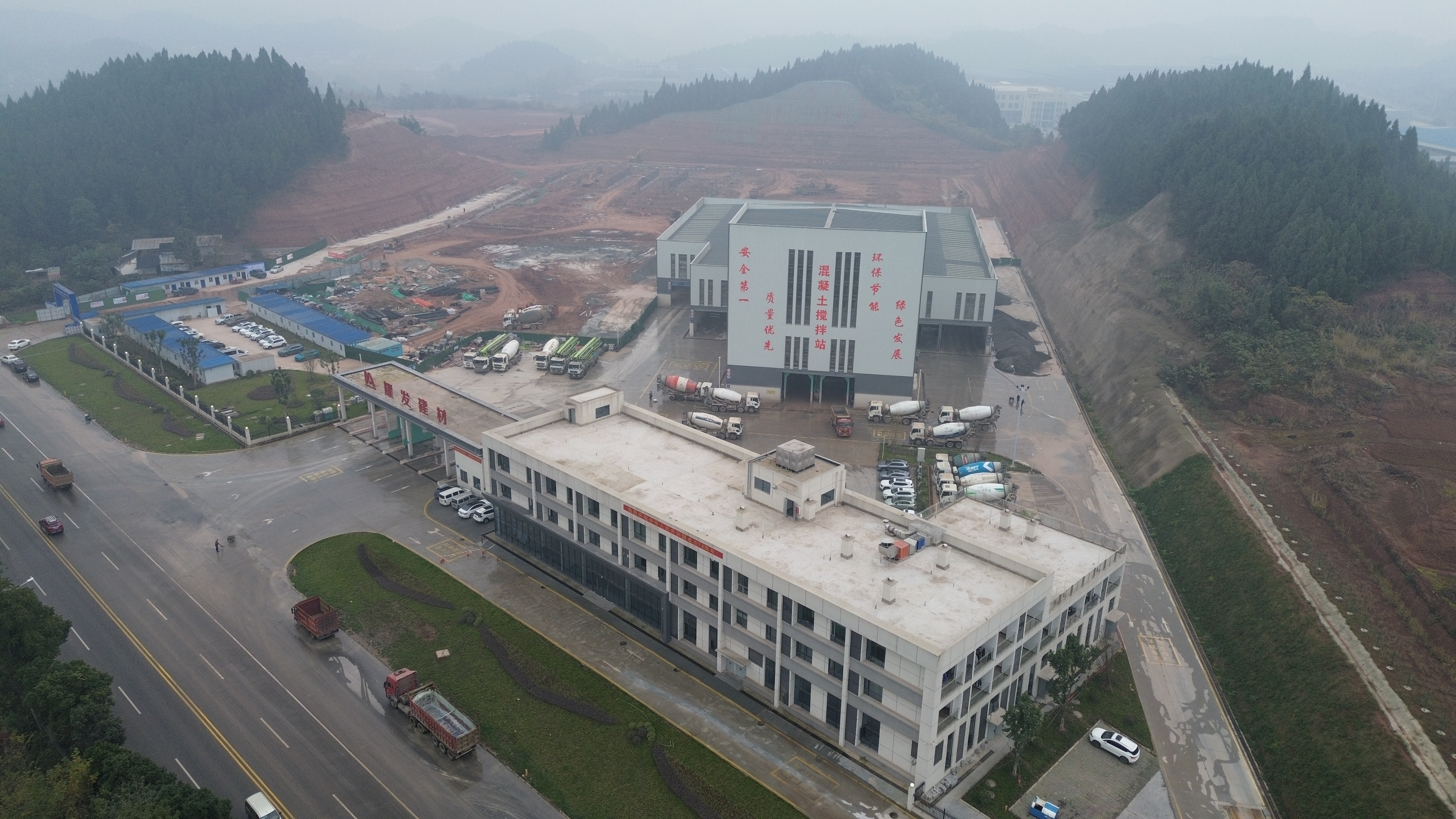 冲刺四季度 攻坚两千亿｜近亿元营收，产品覆盖50余个项目！耀发建材以国企担当赋能区域经济发展